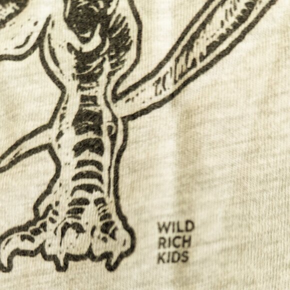 WRK Girls Bite Back Tee PLAY condition kids size 4 - Picture 7 of 8